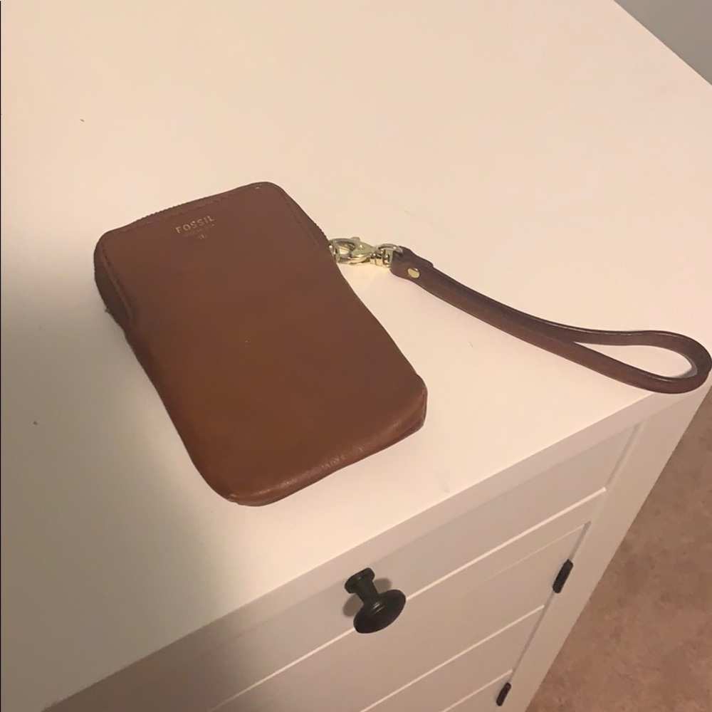 Fossil wristlet